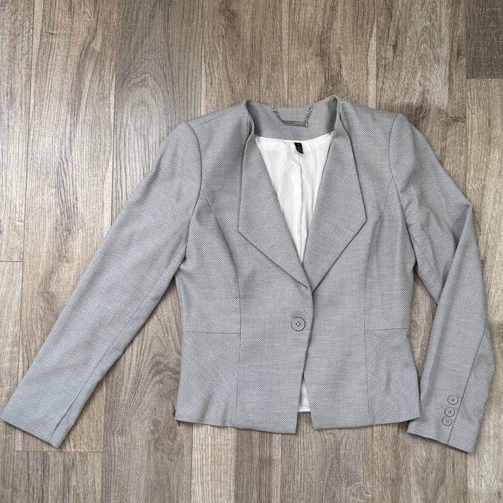 White House Black Market Women's Gray Blazer Size 6